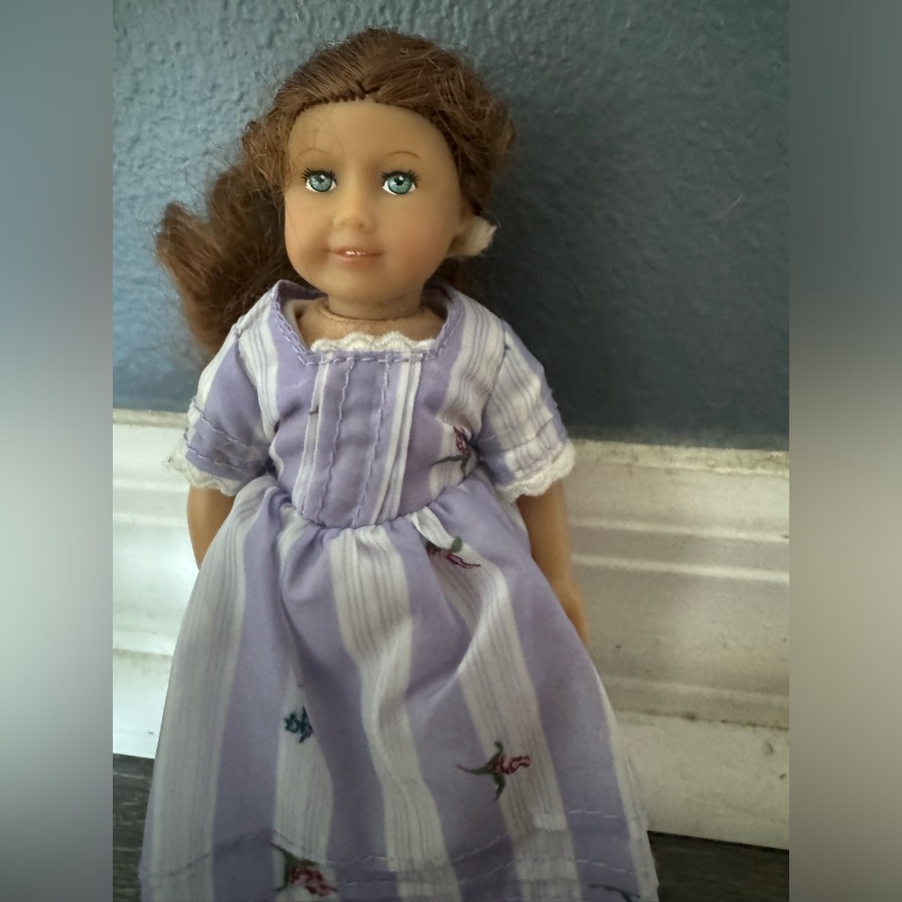 American Girl Doll Felicity 1774 Mini American Girl Doll - Picture 4 of 10